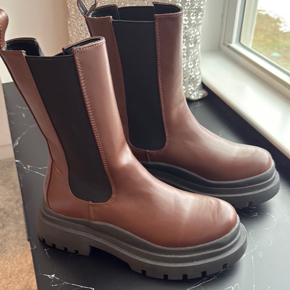 Brown Leather Chelsea Boots